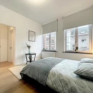 Elegant Flat Cinquantenaire Bruxelles